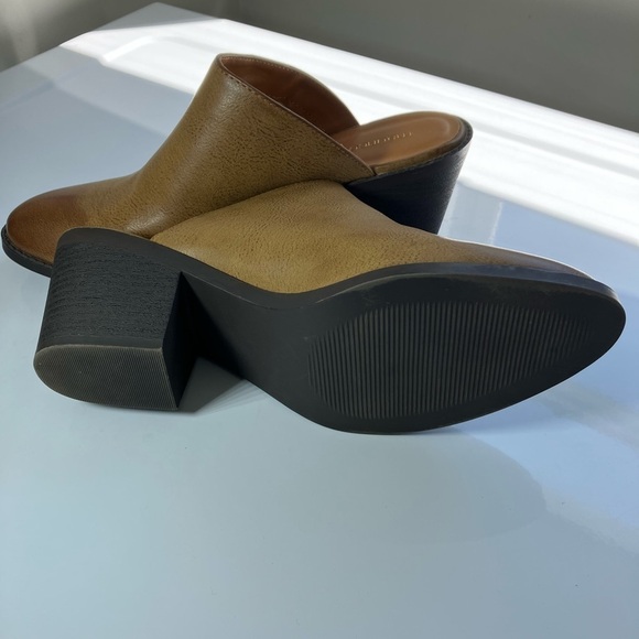 Maurice’s Mules Woman’s Size 8.5 Ombré Tan Brown Charlie No Flaws Pre-Own Gently - Picture 3 of 10